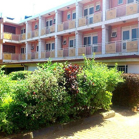 Hotel Areba Entebbe Zewnętrze zdjęcie