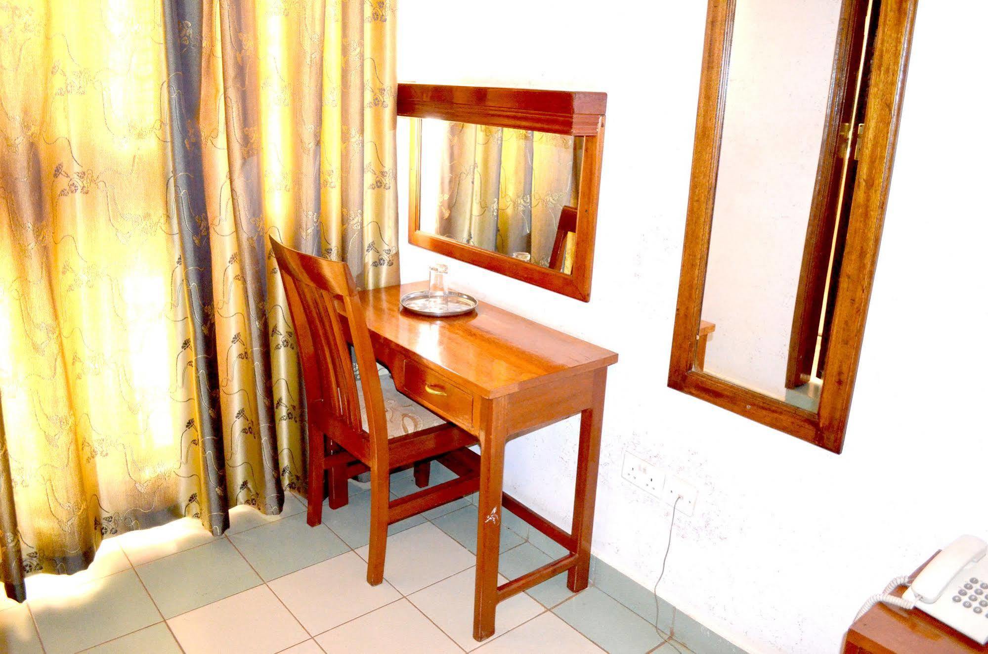 Hotel Areba Entebbe Zewnętrze zdjęcie