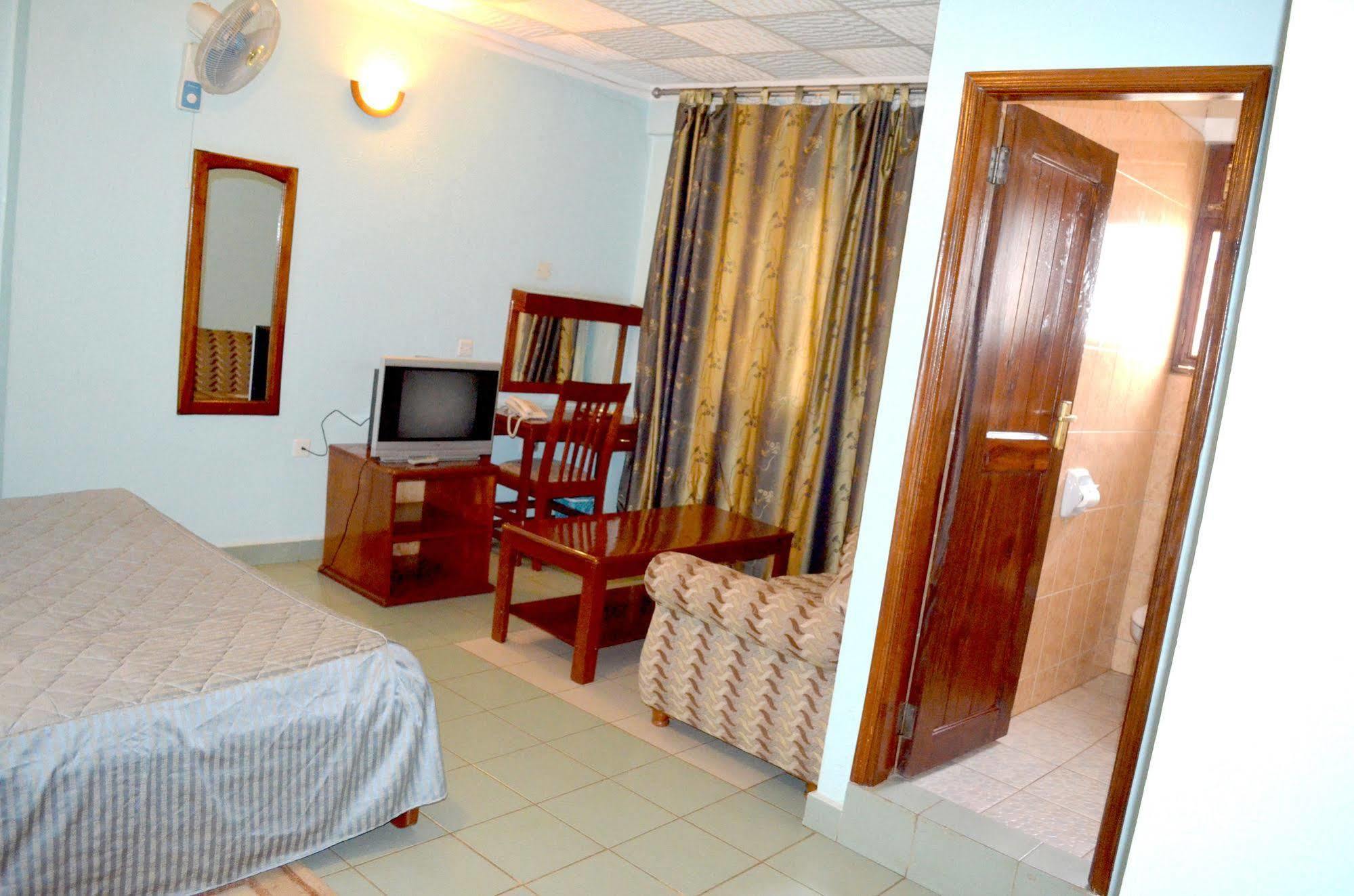 Hotel Areba Entebbe Zewnętrze zdjęcie