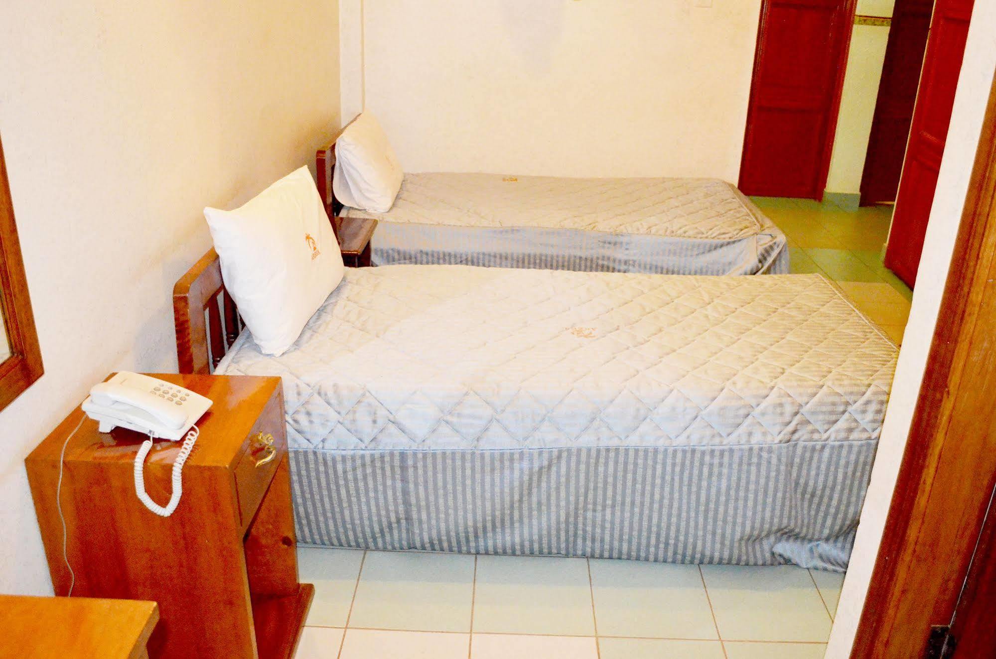 Hotel Areba Entebbe Zewnętrze zdjęcie