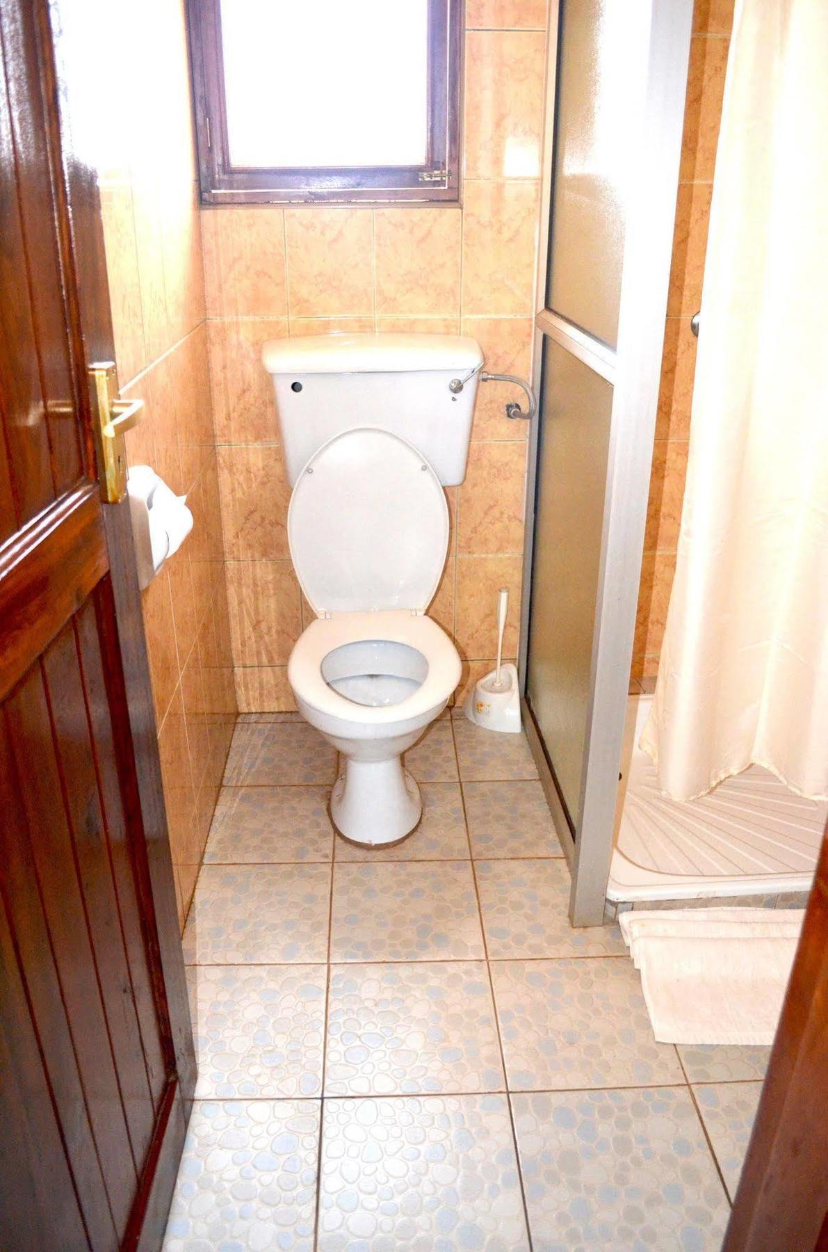 Hotel Areba Entebbe Zewnętrze zdjęcie