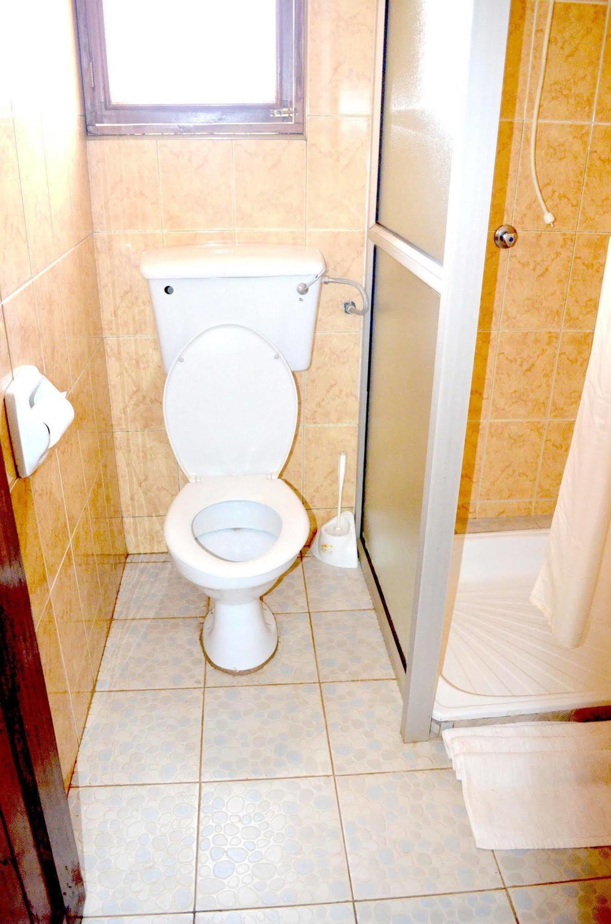 Hotel Areba Entebbe Zewnętrze zdjęcie