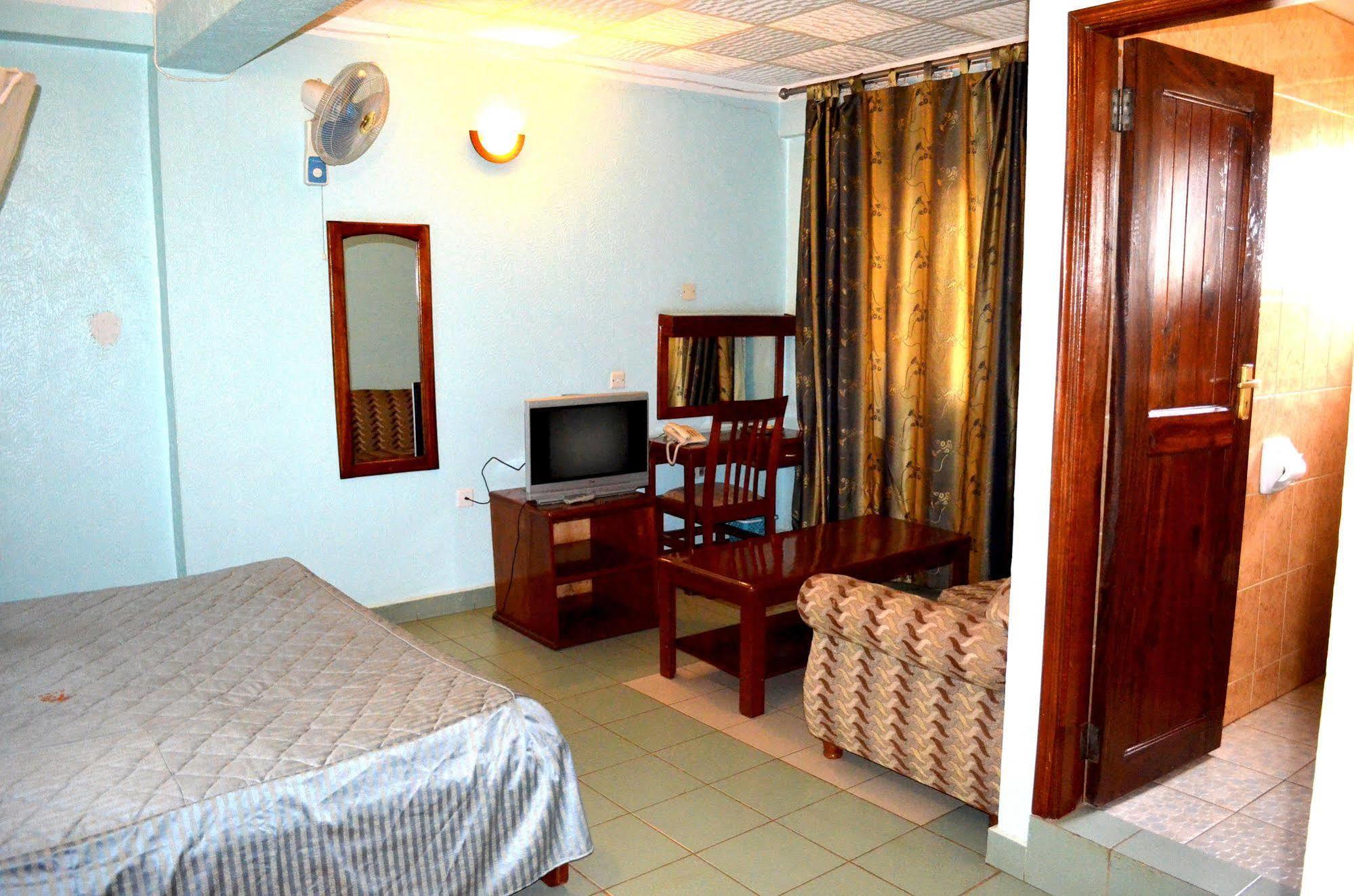 Hotel Areba Entebbe Zewnętrze zdjęcie
