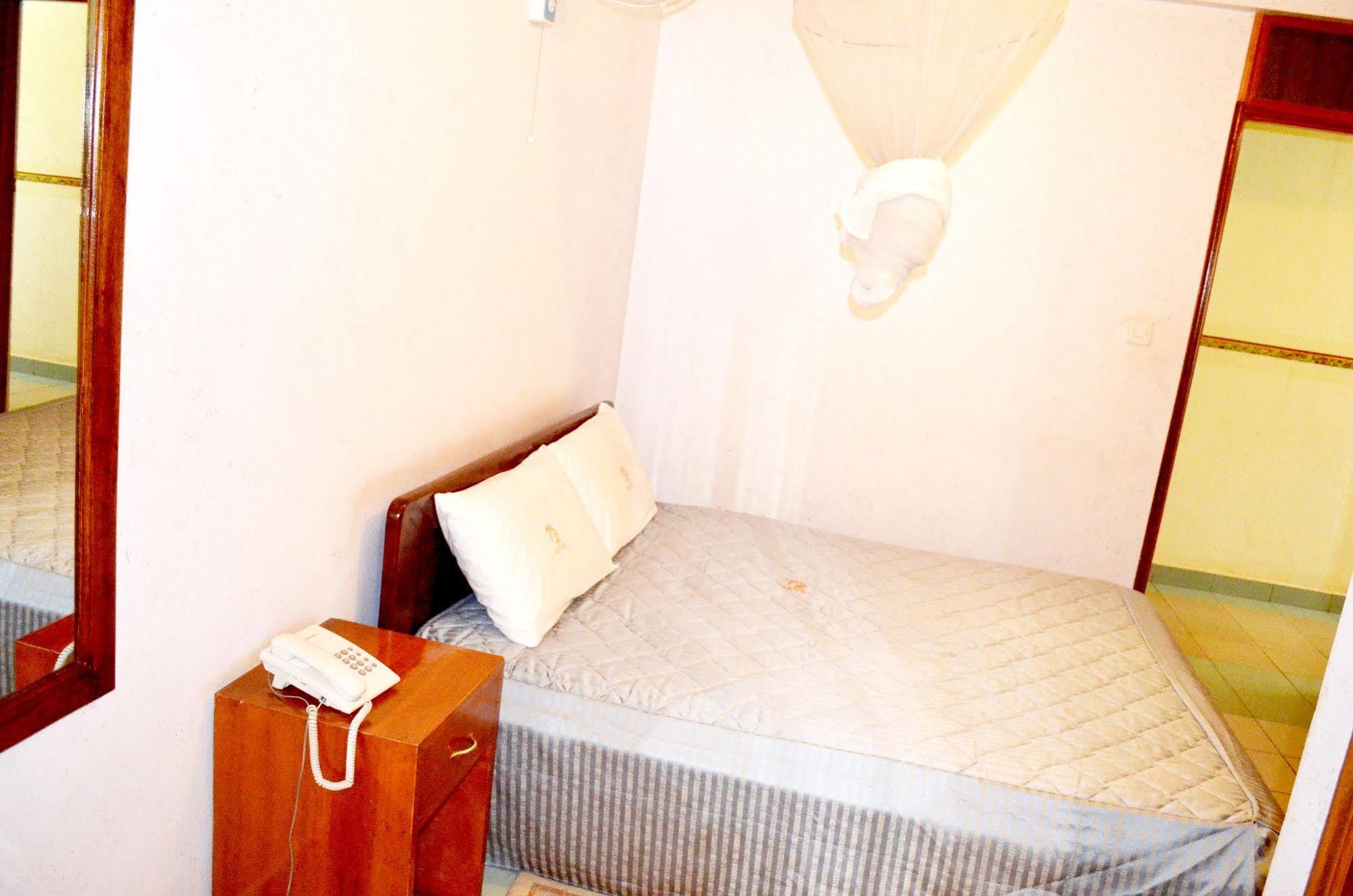 Hotel Areba Entebbe Zewnętrze zdjęcie