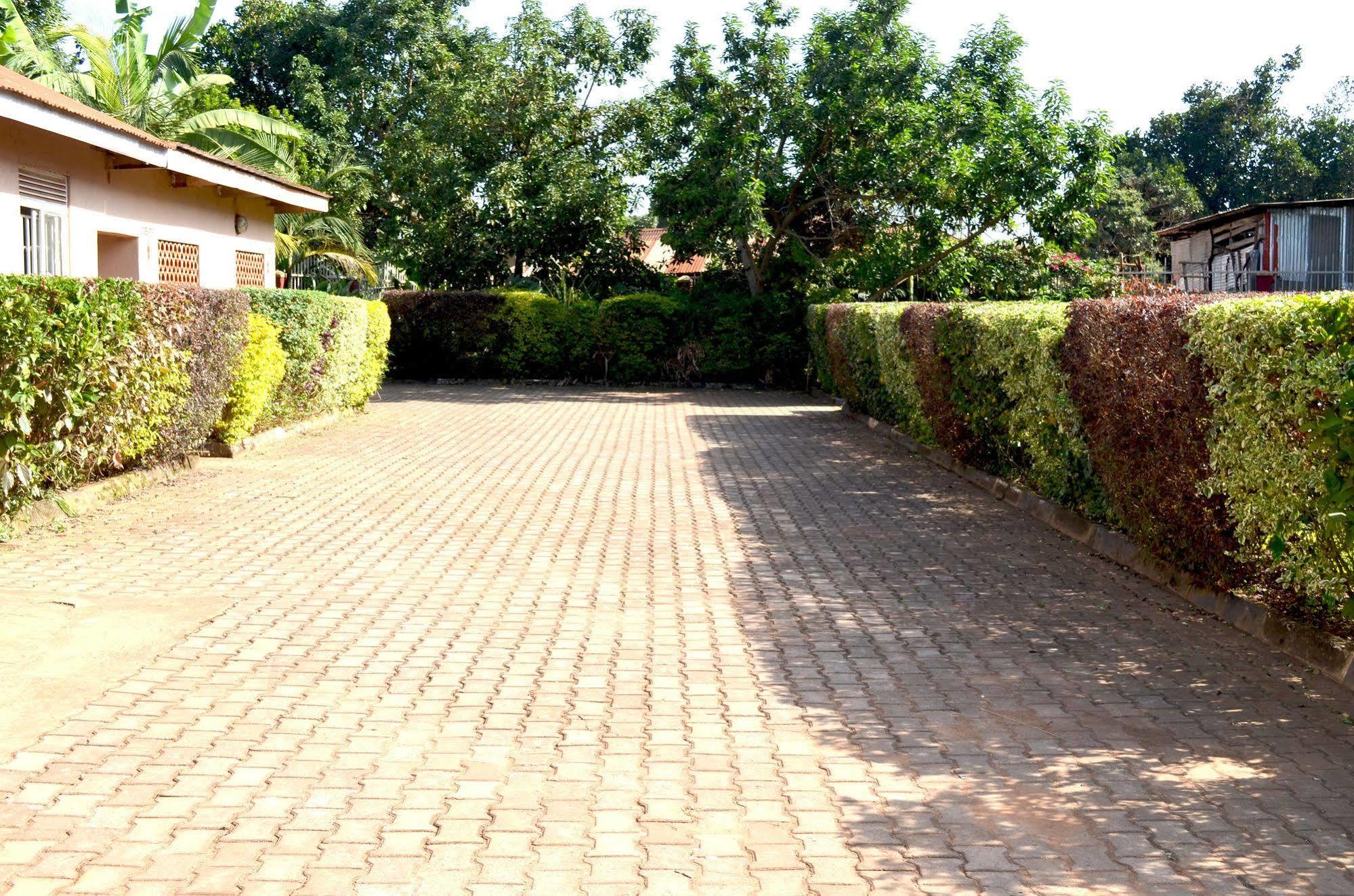 Hotel Areba Entebbe Zewnętrze zdjęcie